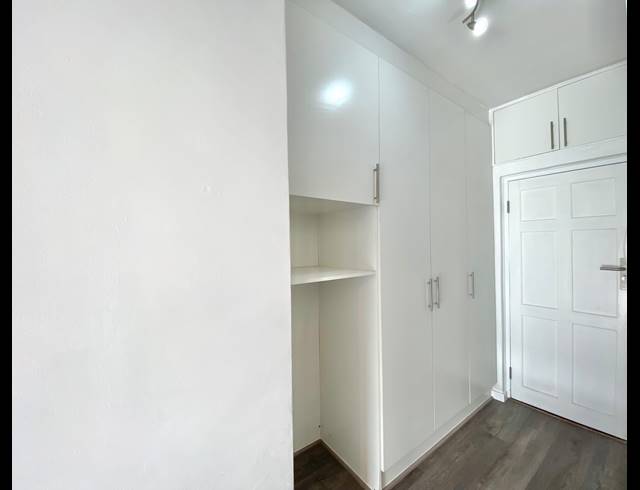 0.5 BEDROOM APARTMENT TO LET IN SEA POINT